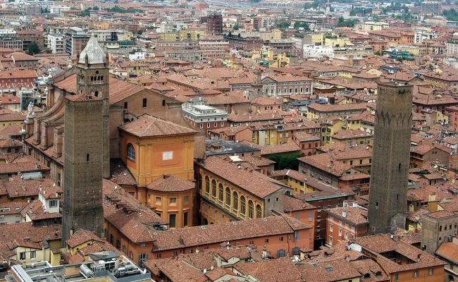 Emilia-Romagna, la legge regionale espelle il gioco legale: a Bologna chiuse oltre 30 sale