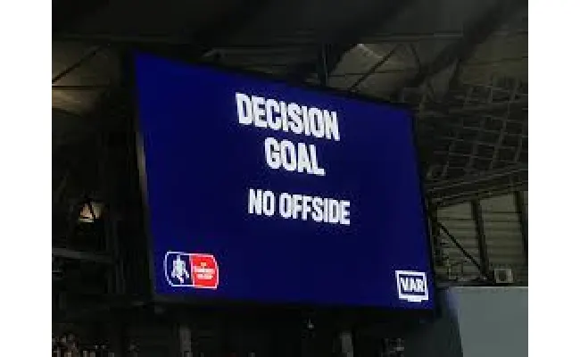 L’occhio del Var sulla Serie A: nella bufera, la revisione diventa una quota ghiotta (2,75)