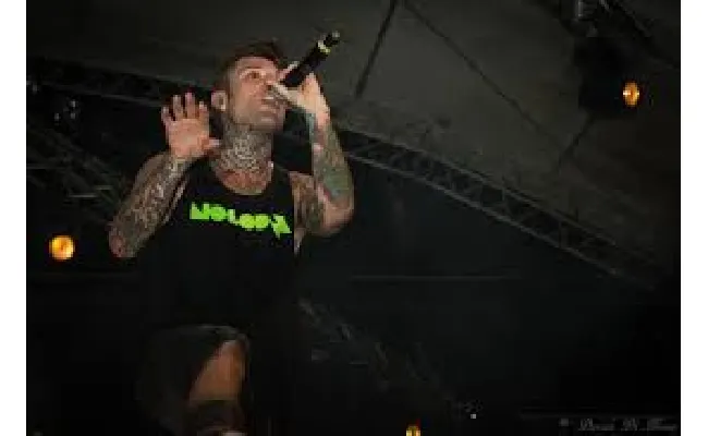 Sanremo, volano Fedez-Masini (2,50): insegue Serena Brancale, in quota recupera Tommaso Paradiso