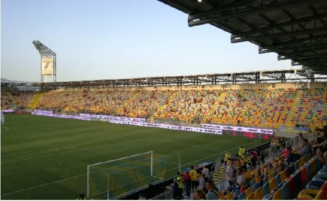 Serie B, scatto Frosinone in quota: promozione diretta ormai blindata (1,08), per i play-off è sfida Monza-Palermo