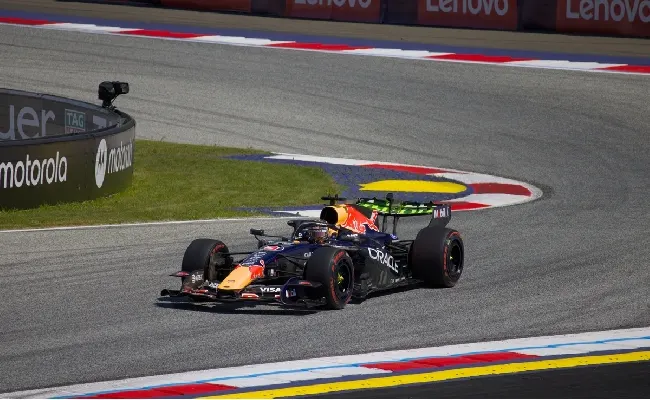 Formula 1, GP Olanda: su William Hill Hamilton e Norris inseguono il favorito Antonelli. Verstappen, quote da outsider nell’ultima gara a Zandvoort