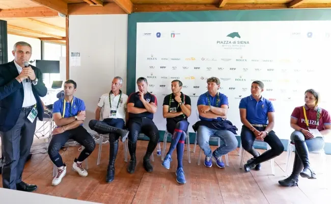 Piazza di Siena, incontro con i cavalieri azzurri che giocheranno le proprie carte migliori nelle gare dello Csio. Di Paola: l’impegno verso la sostenibilità e obiettivo qualifica olimpica