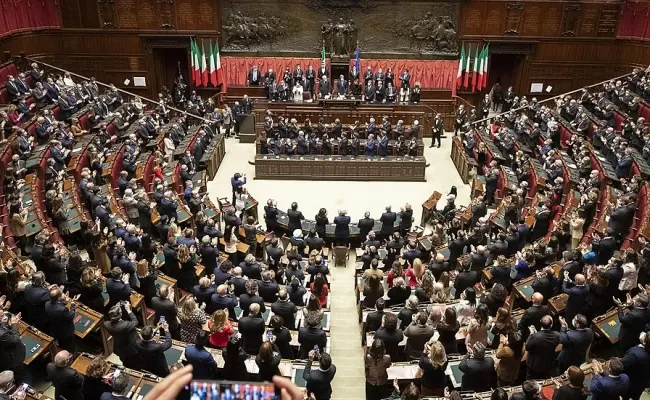 Decreto Milleproroghe: approvata la fiducia alla Camera, in serata atteso il voto finale