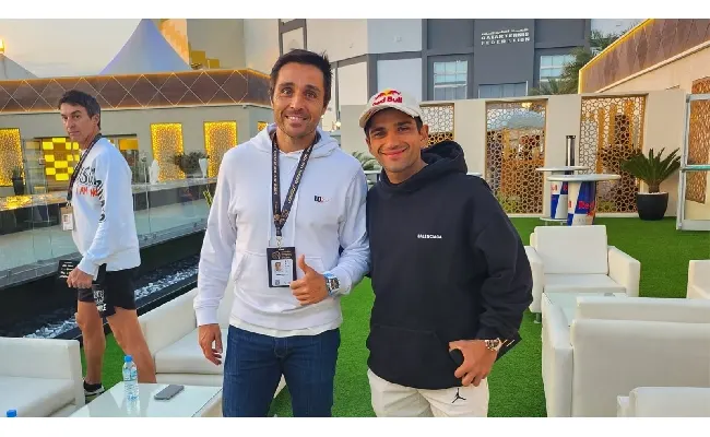 Premier Padel: Jorge Martín, vice campione del mondo MotoGP, in tribuna a Doha. "È la mia prima volta, che emozione!"