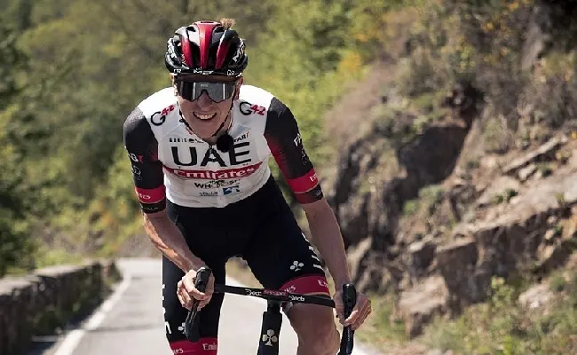 Giro d'Italia: quote rasoterra per Pogacar in rosa e Milan in maglia ciclamino, i bookie scommettono su Tiberi miglior giovane