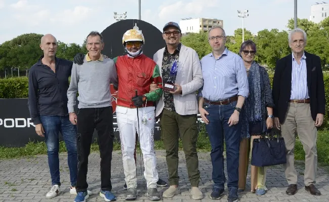 Ippica: all’ippodromo di Bologna, giovedì 15 maggio, Cocco Bfc premia il campione Bepi Bi