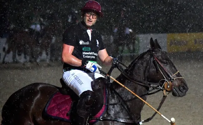 Italia Polo Challenge, la serata speciale del napoletano Facello: "Con le gambe sul cavallo, con la testa al 'Maradona'. E nella mia squadra di polo vorrei McTominay e Lobotka