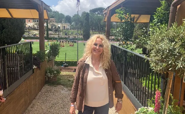Piazza di Siena, Antonella Clerici: “Amo i cavalli, vivo in mezzo a loro con Vittorio. L'emozione più grande Sanremo, quella con i cavalli a Parigi 2024”