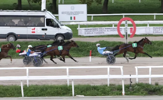 Ippica, all'Ippodromo Snai San Siro venerdì con la "prima" di trotto d'autunno che ha visto il bel poker di successi del team di Davignano. Bel debutto di Iloveyou D'Arc