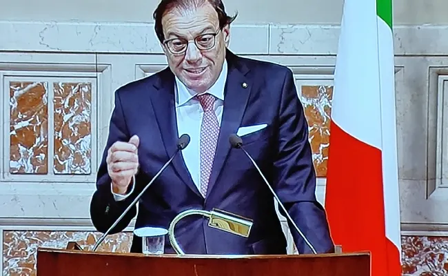 Riordino retail, Leo (viceminin. Economia): "Stiamo lavorando per definire le nuove regole del gioco fisico"