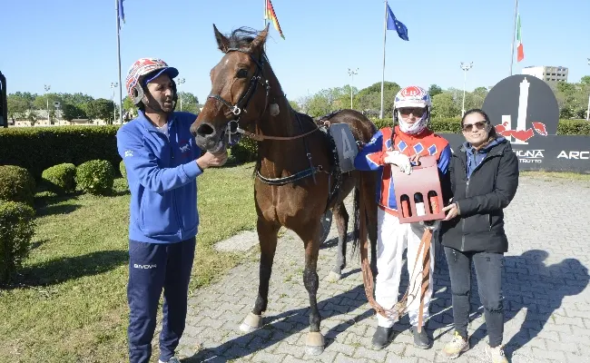 Ippica, Ippodromo Arcoveggio Bologna: resoconto delle corse di giovedì 23 aprile