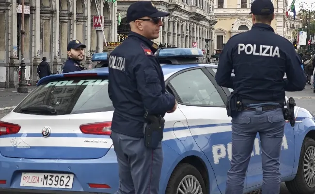 Controlli della Polizia a Prato: scoperti quattro minori in una sala da gioco e scommesse, licenza sospesa per 15 giorni