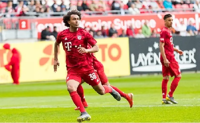 Calciomercato Juve: Zirkzee più vicino, ma serve l’addio di David. La cessione del canadese a 1,60